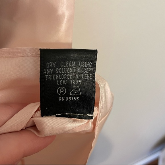 Lafayette 148 New York Silk Pink Sleeveless Blouse Ruffle Collar Bow Button Up - Picture 10 of 11